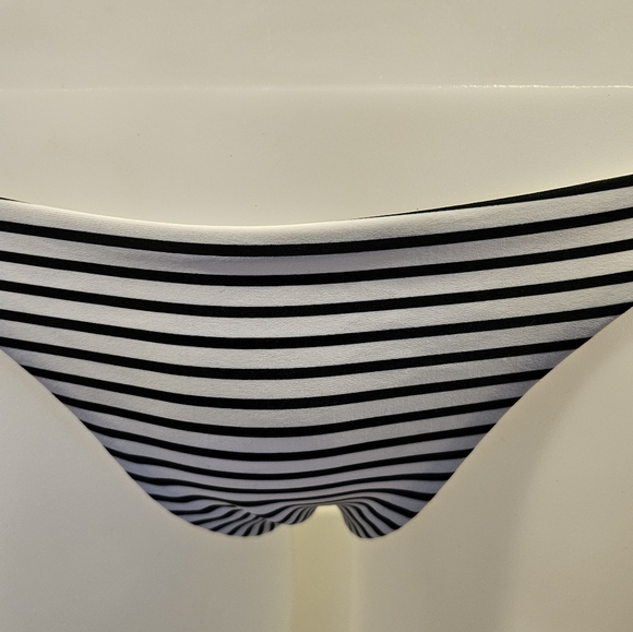 Daze Dayz White Black Striped BIKINI SET Bralette Thong Bottom Medium - Picture 5 of 6